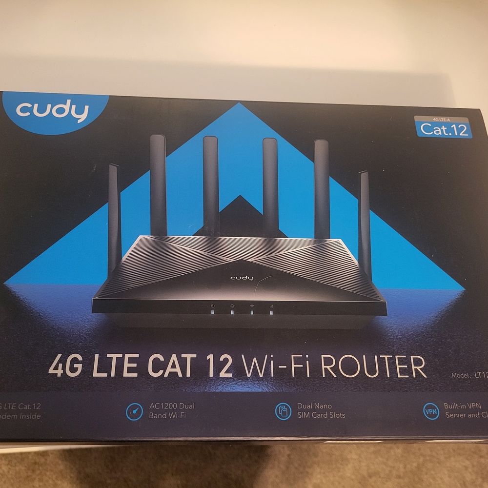 Black 4G LTE Cat 12 Wi-Fi Router